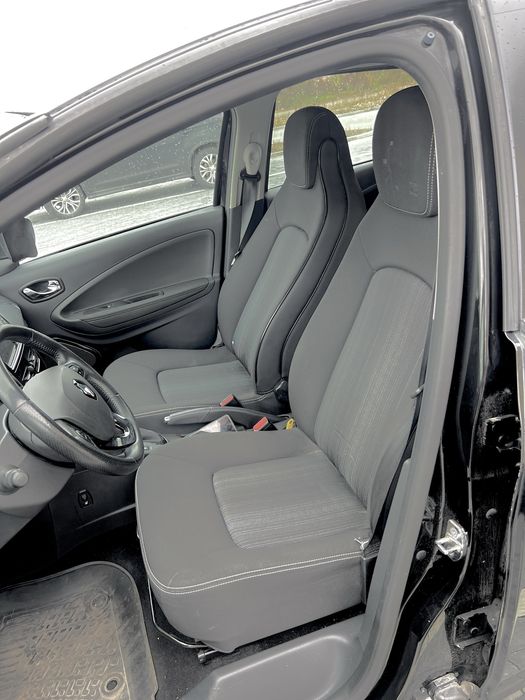 Renault zoe 41 квт 2017 Intense