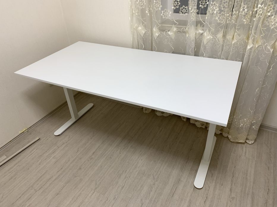 Стіл білий jysk 80x160см