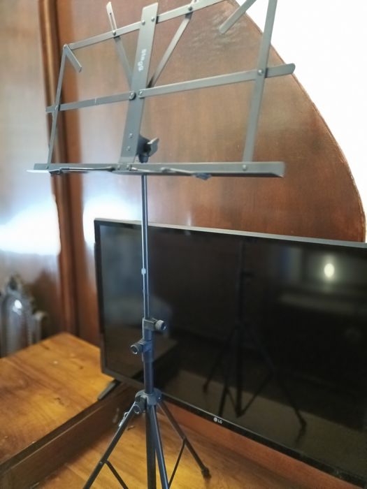 Estante Musical Preta