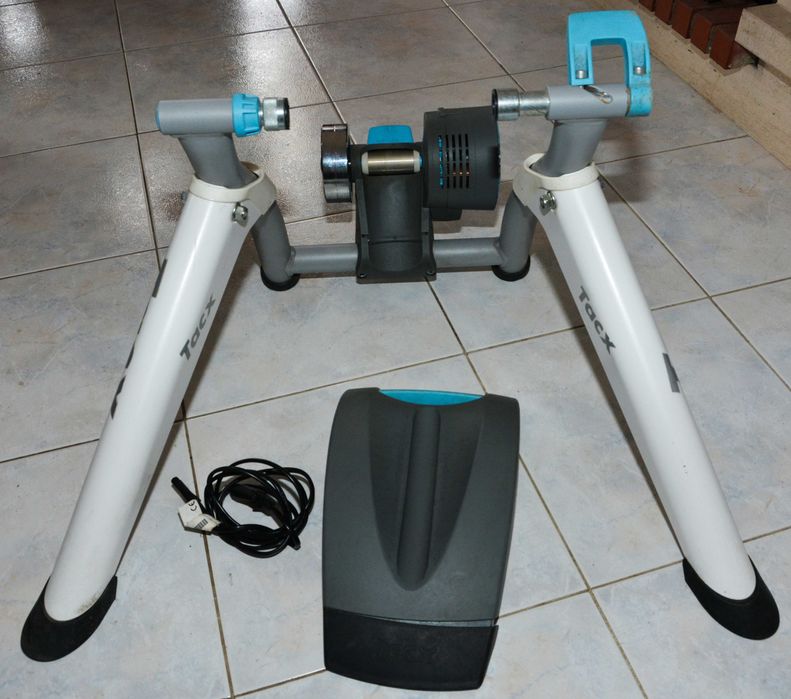 Tacx Flow Smart - Rolo de Treino Garmin como novo (Interativo com Zwift e outros softwares)