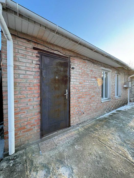 Половина будинку- ближня Олексіївка