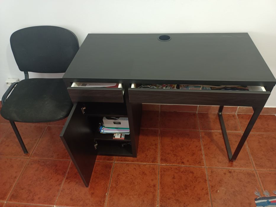 Secretaria IKEA +  Cadeira em bom estado
