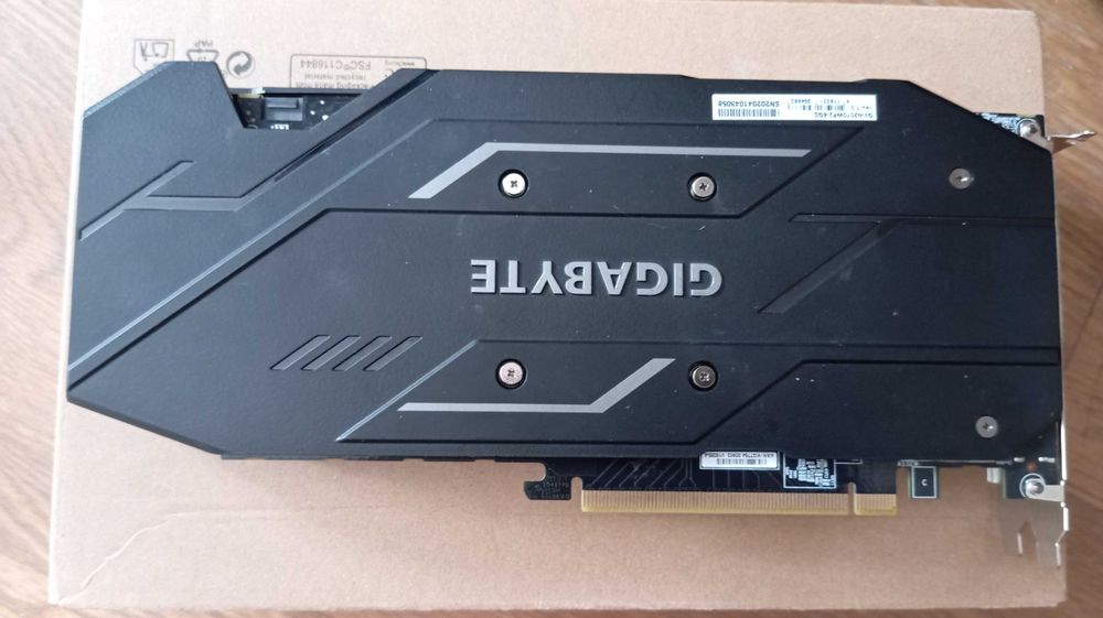 GIGABYTE RTX 2060 Windforce OC 6GB - Para reparação ou peças