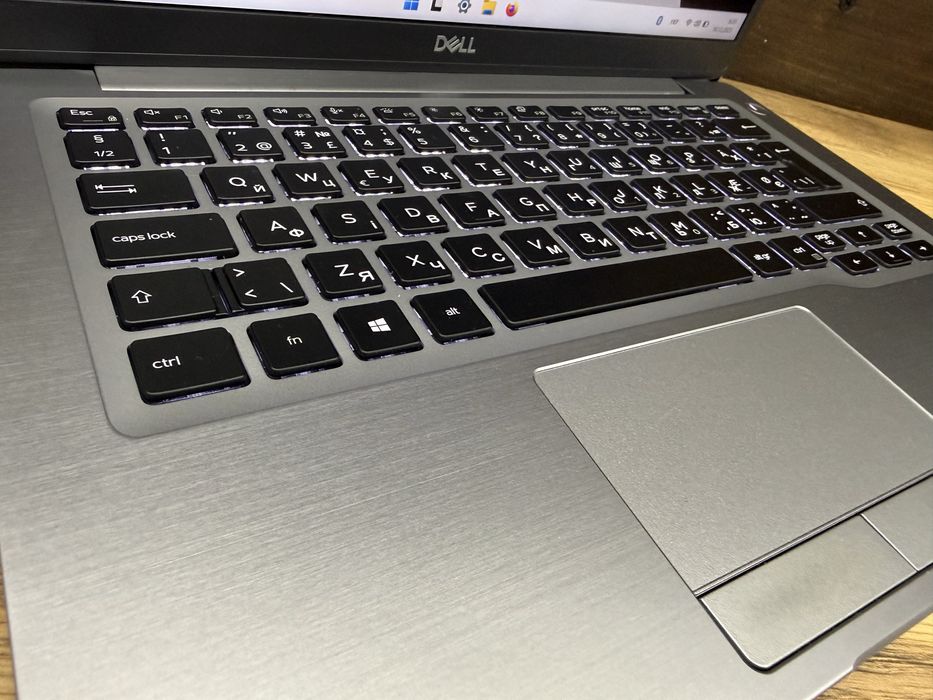 Dell Latitude 7400 14" FHD IPS Sensor i7-8665u/16 GB/256Gb M2/9%