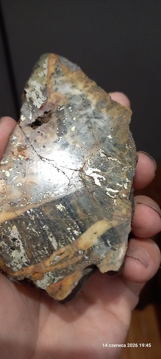 Minerały brekcja dolomit,kwarc,piryt, arsenopiryt