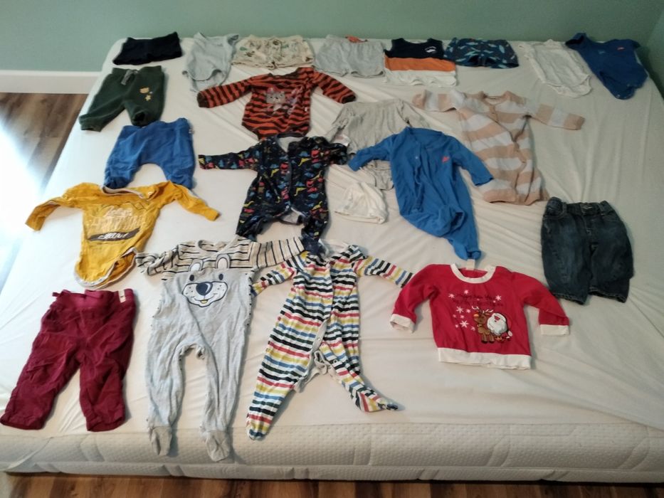 Paczka ubrań  chłopiec 74 kurtki bluzy spodenki kompletny zestaw