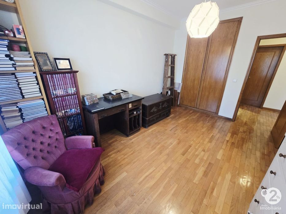 Apartamento T2 em Vilar do Paraíso ( Vila Nova de Gaia )