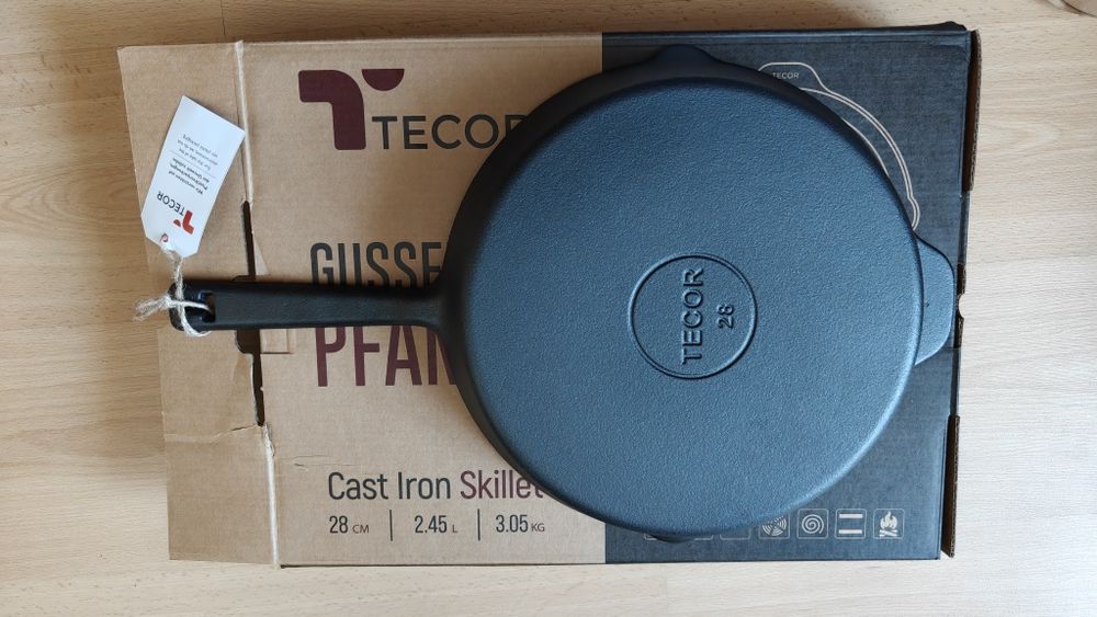 Patelnia żeliwna Tecor 28cm