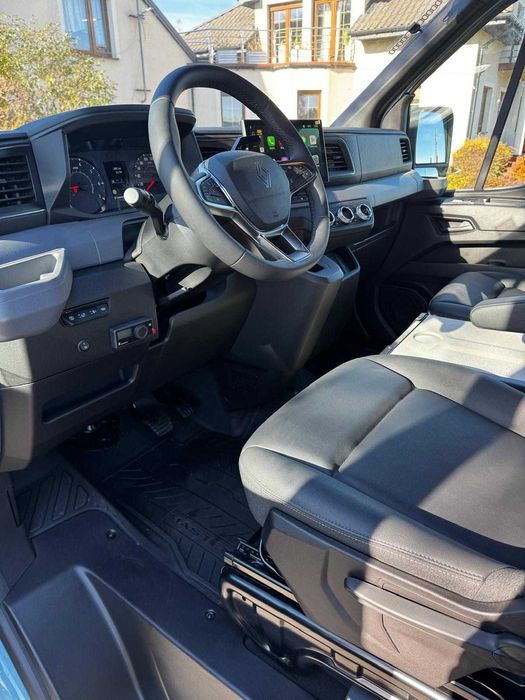 Wynajem BUS - VIP - Renault Master - 9 osób - WEBASTO - KLIMATYZACJA