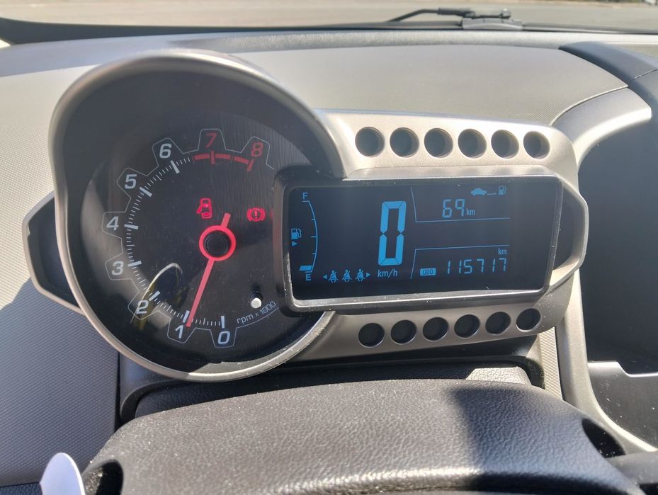 Chevrolet Aveo 1.2 Gasolina ano 2012