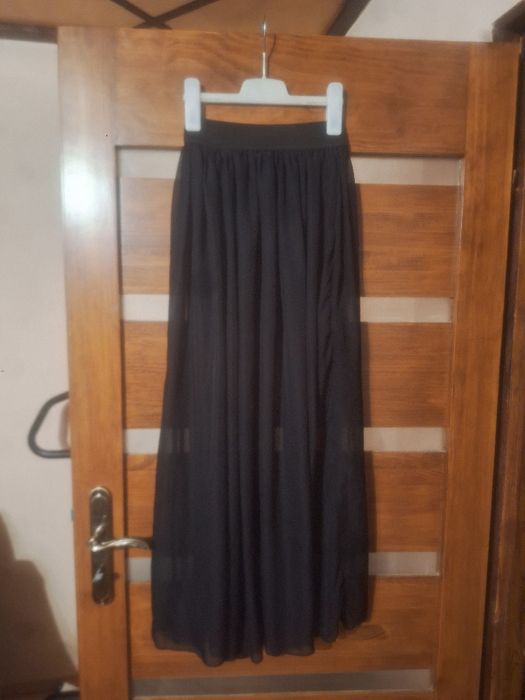 Spódmica w rozmiarze M/L,stan bardzo dobry.