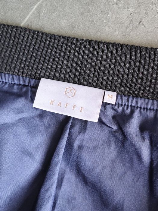Kurtka bomberka Kaffe 38 lilie
