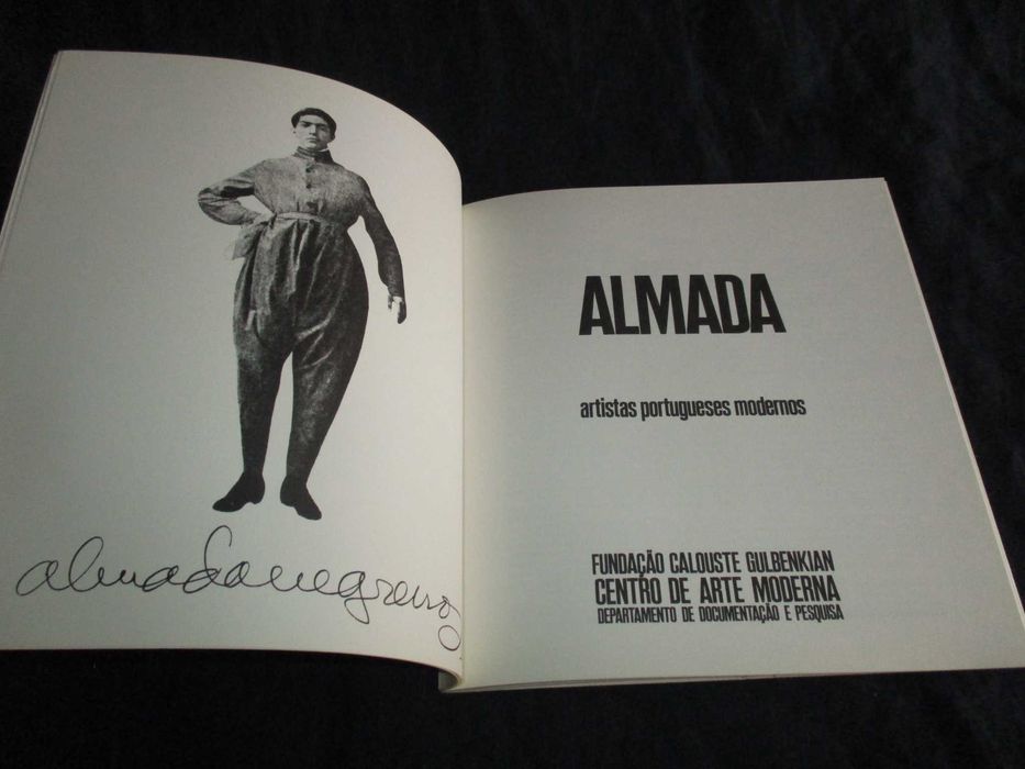 Livro Artistas Portugueses Modernos 1 Almada com 12 Slides