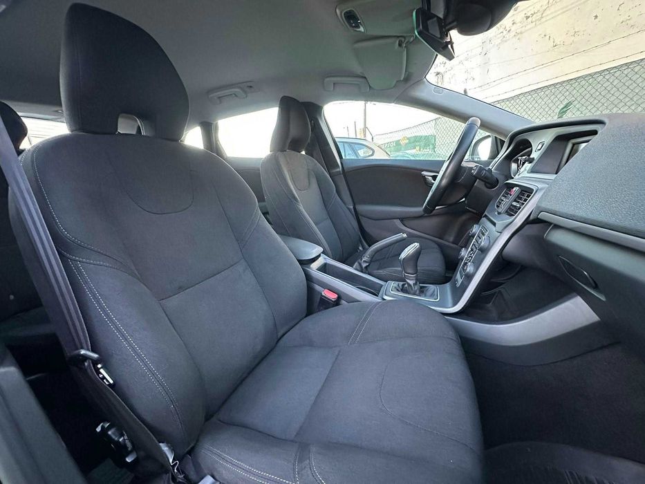 Volvo V40 1.6 Diesel `GARANTIA `