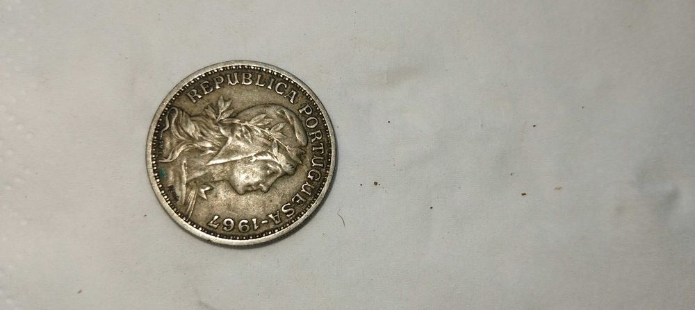 Moeda portuguesa 50 centavos 1967