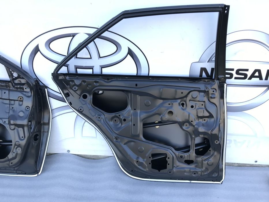 Дверь передняя задняя двері дверка Camry 55 USA запчасти Камри 50 55