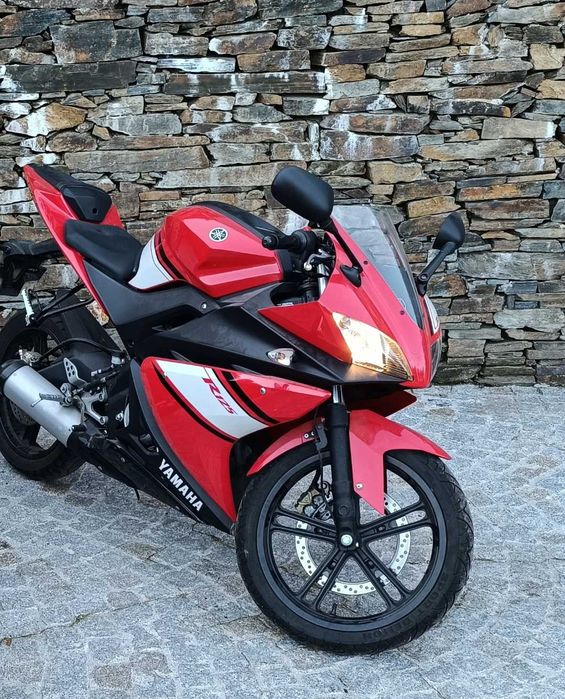Yamaha YZF R125 de 2009 imaculada