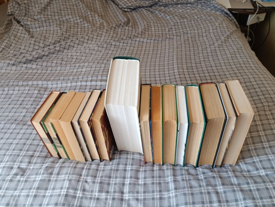 Гессе Мервин Пик Толкин Айн Рэнд Лавкрафт Кафка Юкио Мисима Эдгар По