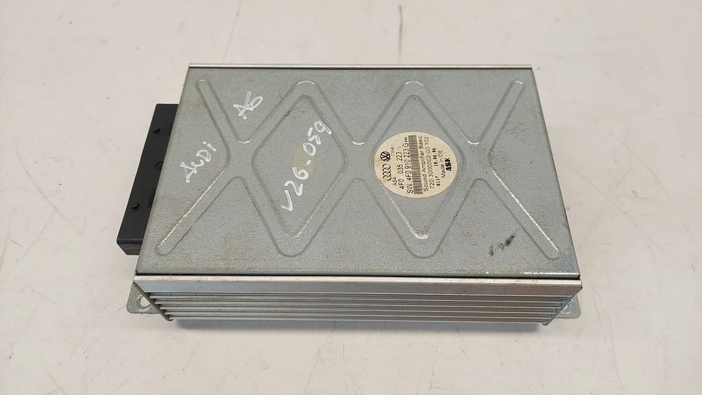 Amplificador de colunas AUDI A6 (4F2, C6)