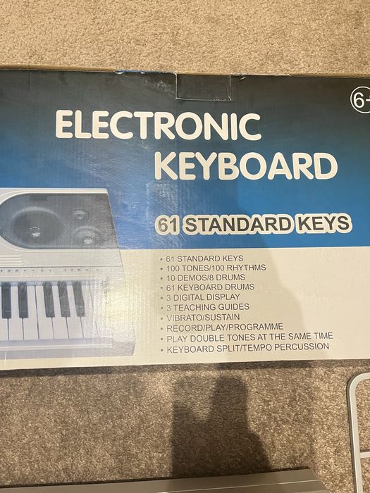 Piano de 61 teclas novo