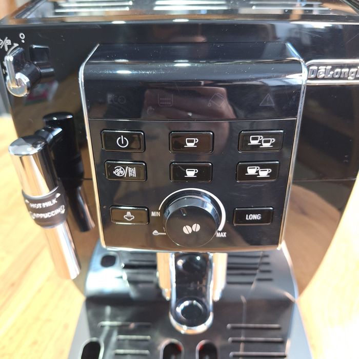 Кавоварка DeLonghi (ECAM 13.120.В)