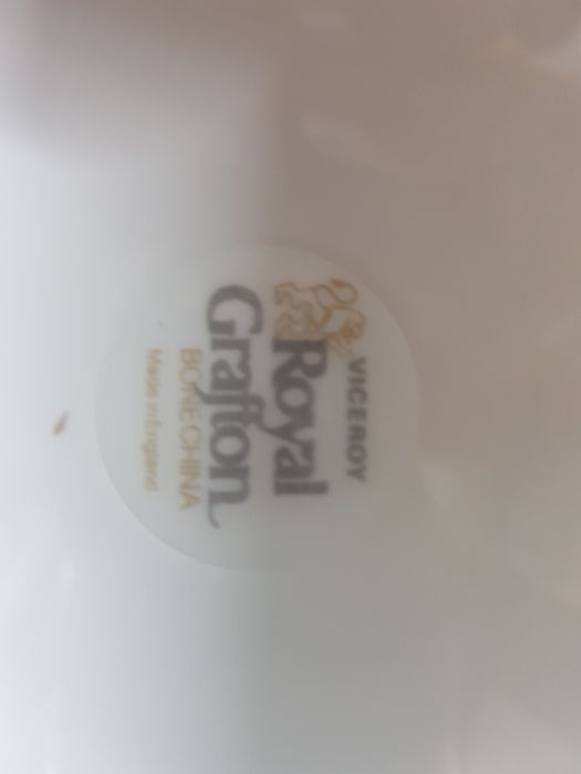 Serviço de jantar da Royal  Grafton Inglês    com 79  peças