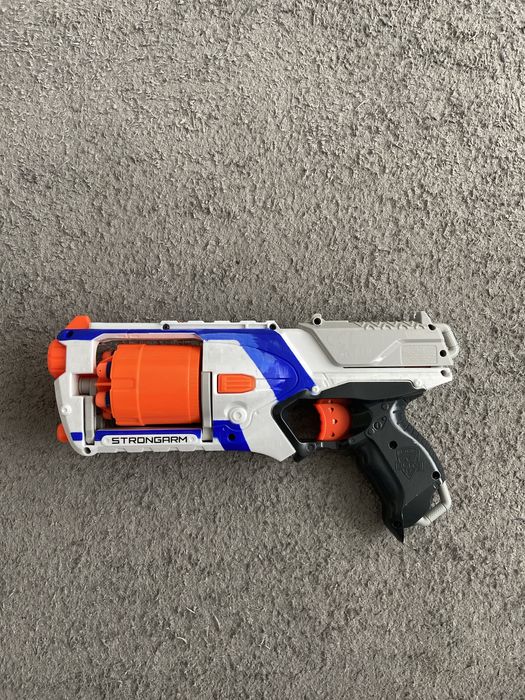 Nerf Strongarm usada