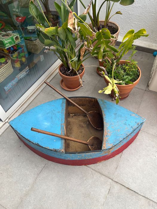 Antigo barco decorativo