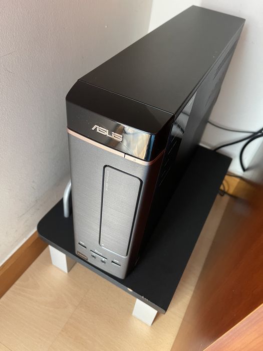 Asus Computer Like New + Logitech Speakers and Subwoofer64730082708482124