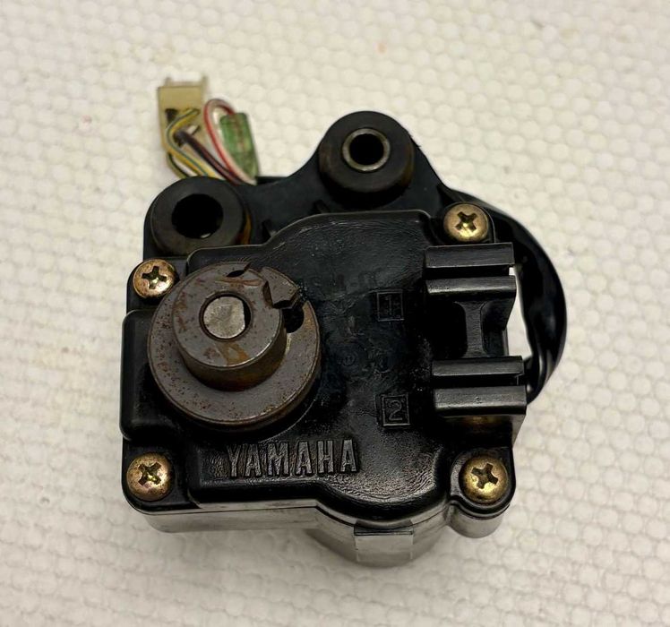 Yamaha Thunderace: Espelho Esq. Válvula Exup,Fecho asssento,Tampão Gas