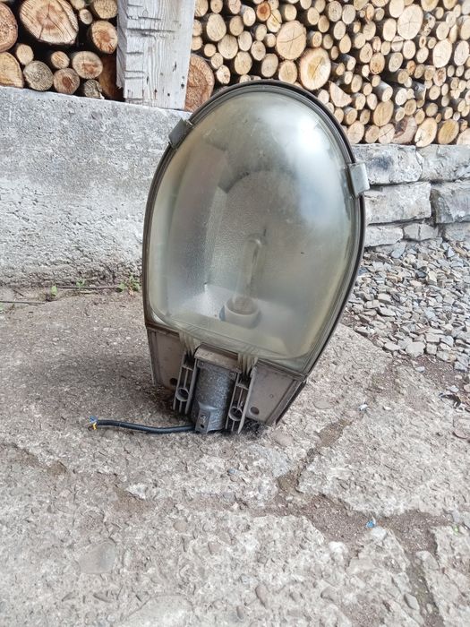 Lampa drogowa sprawna