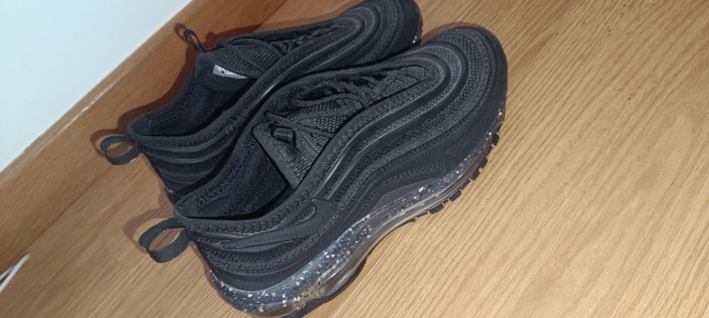 Tênis Nike como novos