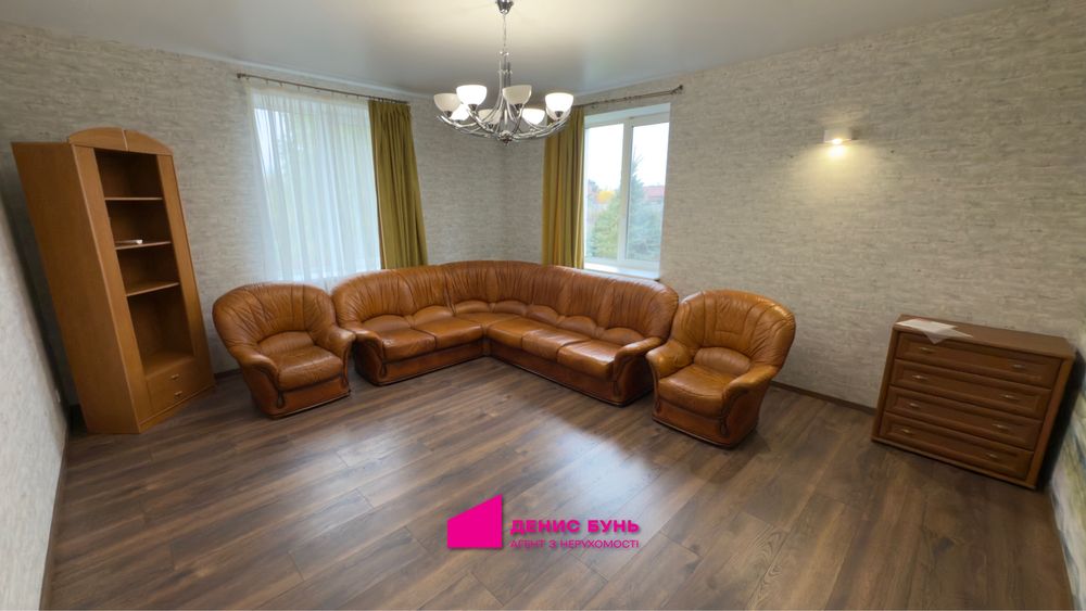 Дом с озером, террасой и зоной барбекю — Подгороднее