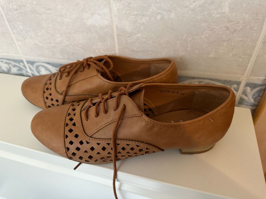 Sapatos Castanhos Nº 38