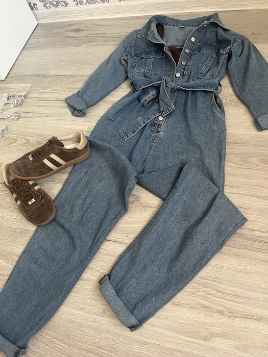 Джинсовий комбінезон