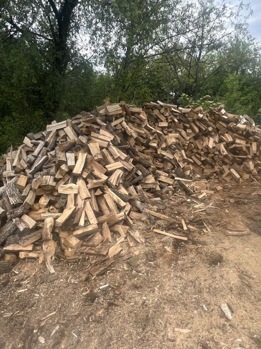 Дрова колоті твердих порід - дуб, граб. Дрова доя опалення, доставка.