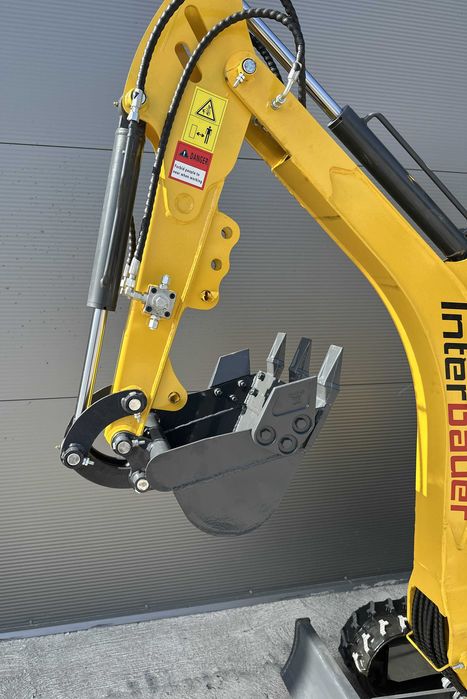 NOWA minikoparka Interbauer IB10 1100kg RAMIĘ SKRĘTNE świeca żarowa