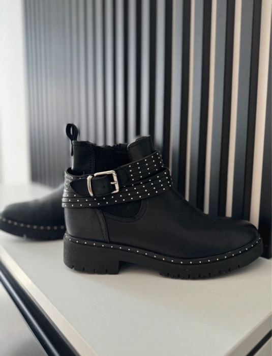 Buty czarne 37 catwalk botki z ćwiekami