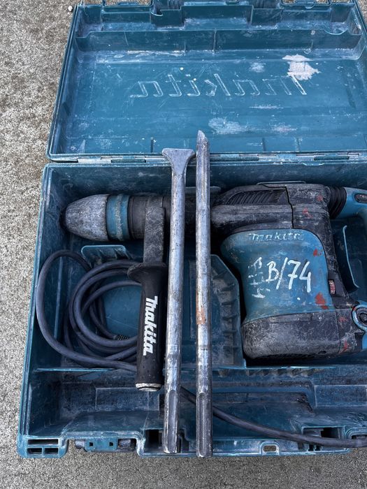 Makita HM0871C młot udarowy wyburzeniowy