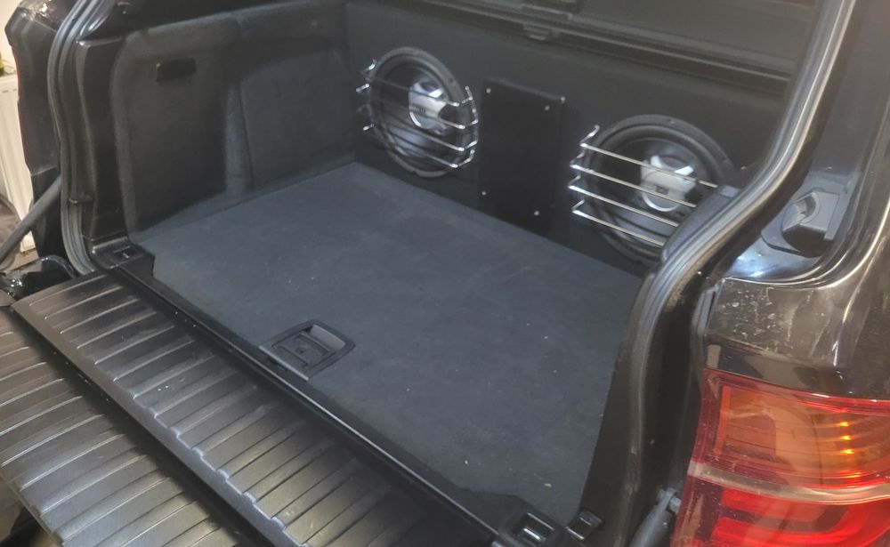 Subwoofer wzmacniacz tuba jbl
