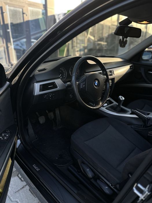 Продам bmw e90. 318.2.0