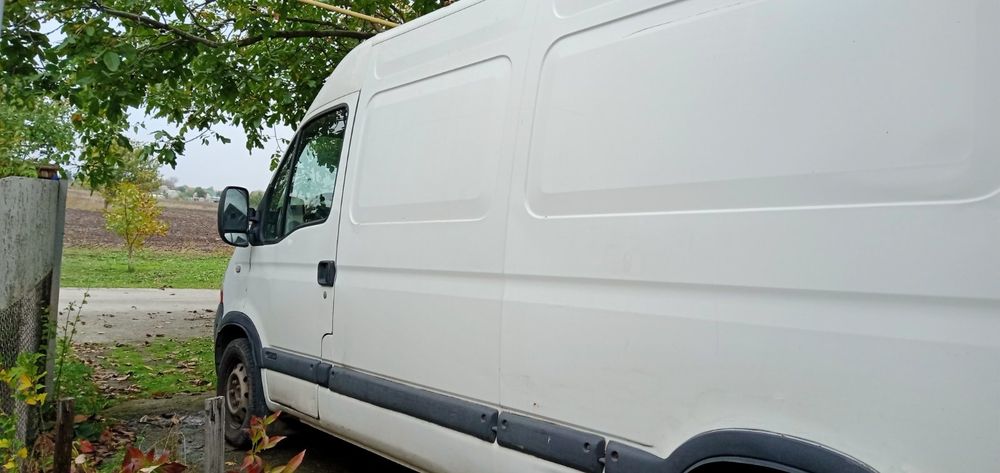 Nissan Interstar. Сел и поехал