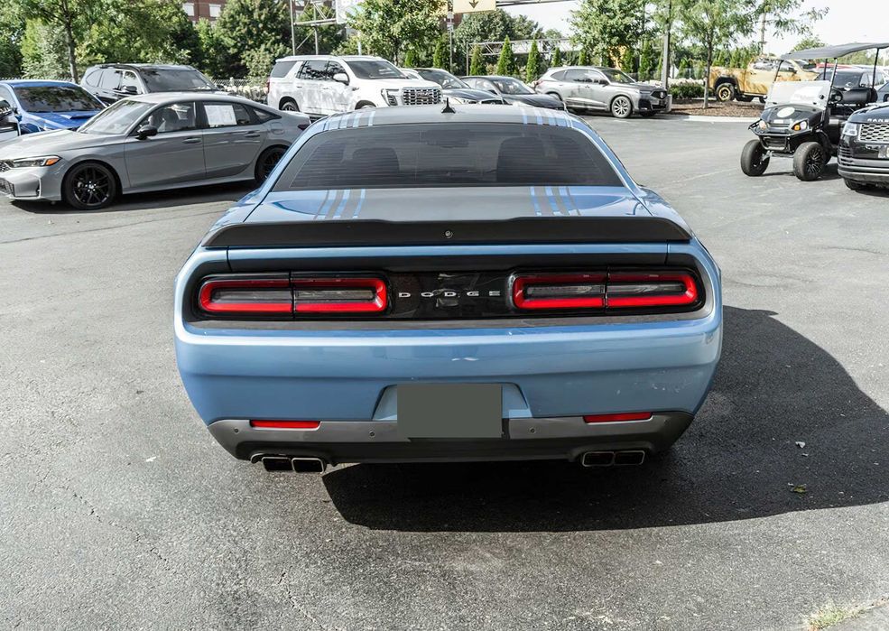 Dodge Challenger      2017