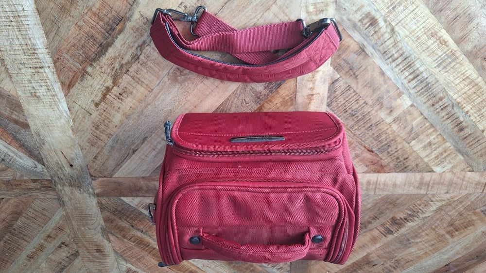 Kosmetyczka miękka Wittchen kuferek walizka na kosmetyki