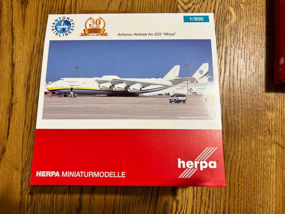 Maquette Herpa Antonov An-225 – Échelle 1:400 – En Métal – Pour Adultes Et Collectionneurs – Dès 14 Ans