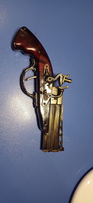 Запальничка у виді пістолета