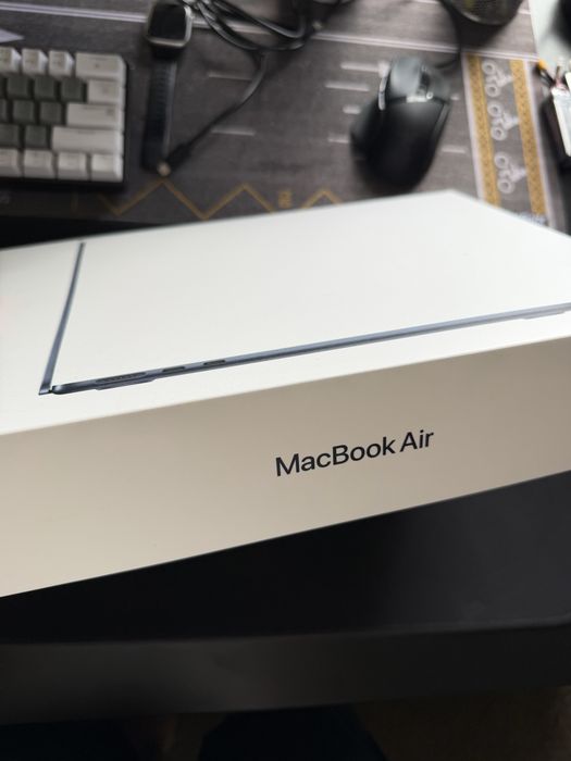 Macbook air M2 - 256SSD/16GB