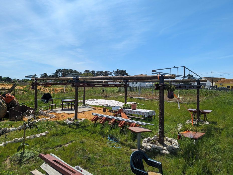 Estruturas metálicas ligeiras - Telheiros / Canis / Abrigos de Jardim