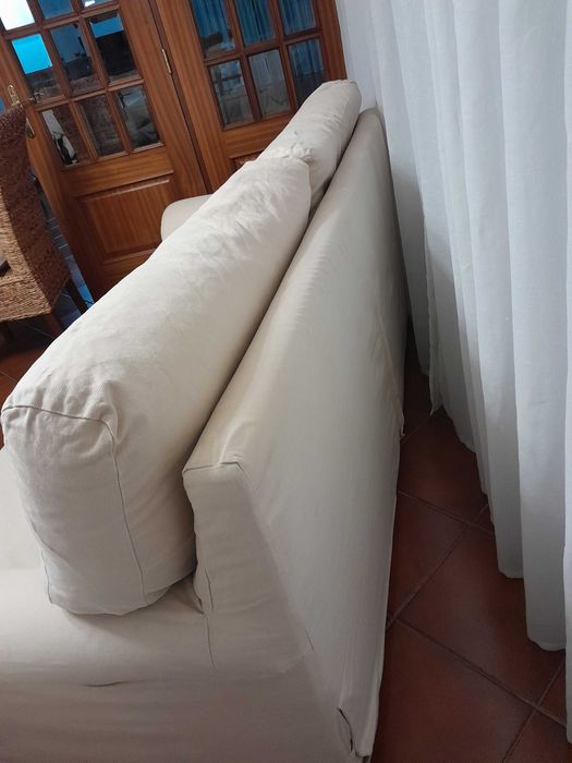 Sofa 3 lugares em Tecido Beje