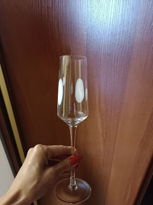 Продаю весільні бокали,гарні бокали на ніжці